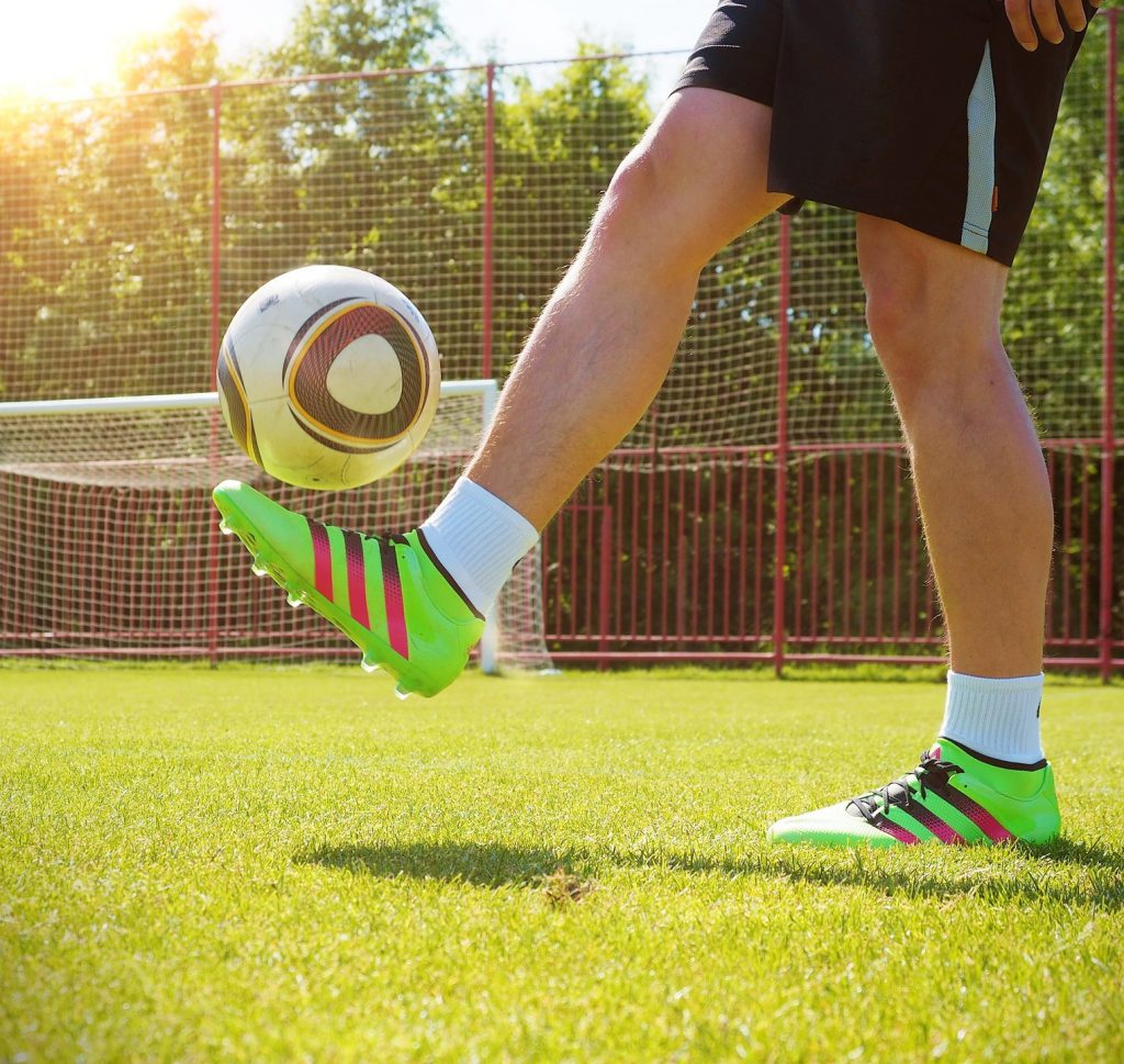 soccer-training-equipment-you-need-leazesterrace